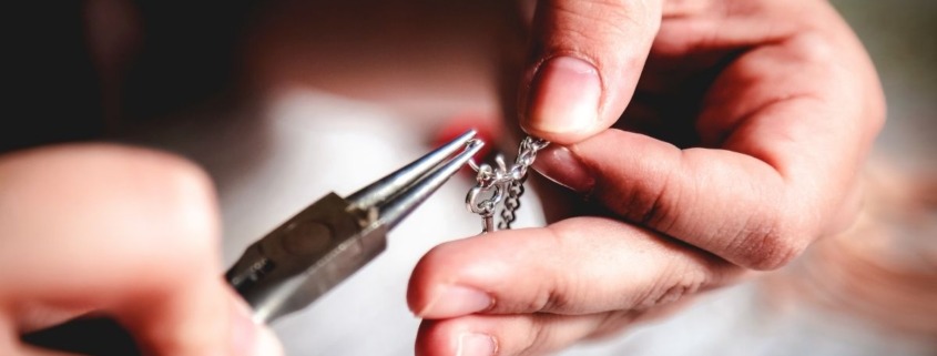 Laboratorio per riparazione gioielli a Cosenza da Gervalenza Gioeilli